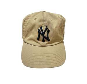 '47 Brand New York Yankees Clean Up OSFA Khaki Baseball Cap